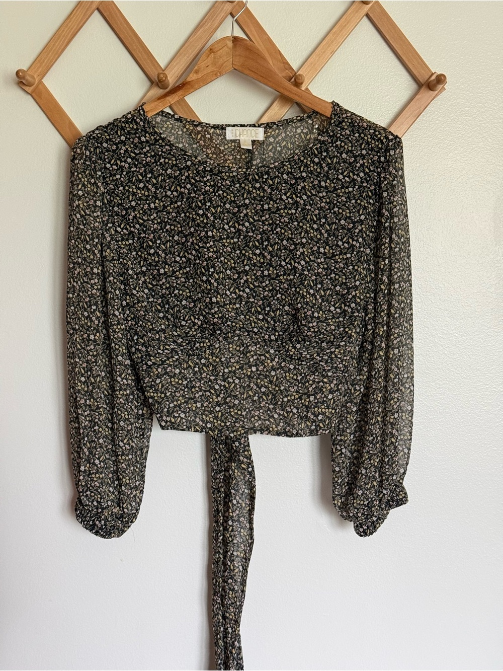 Black Floral Cropped Blouse